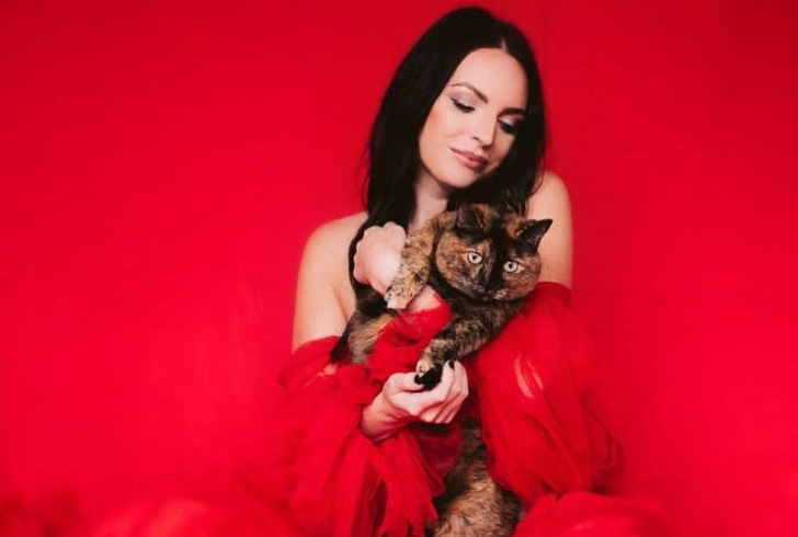 celebrities who have cats - Danielle Ruhl